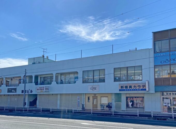 笹下釜利谷道路沿いにある「のあのあ」の外観